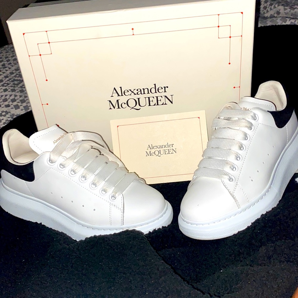 Women Alexander McQueen sneakers !!!